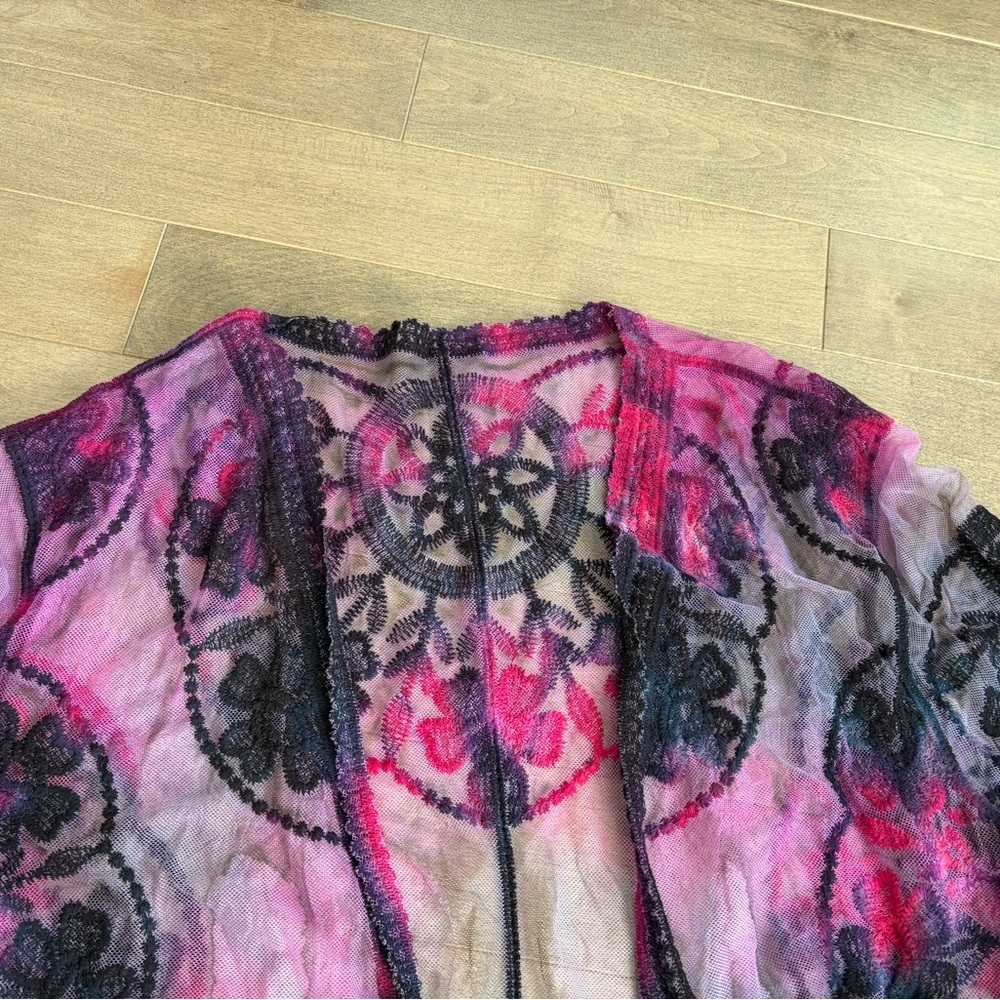 Floral Lace Women's Robe - Pink and Black - Picture 3 of 6
